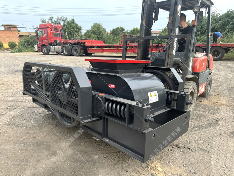 双齿辊破碎机如何做到“一种废渣，多种规格”？